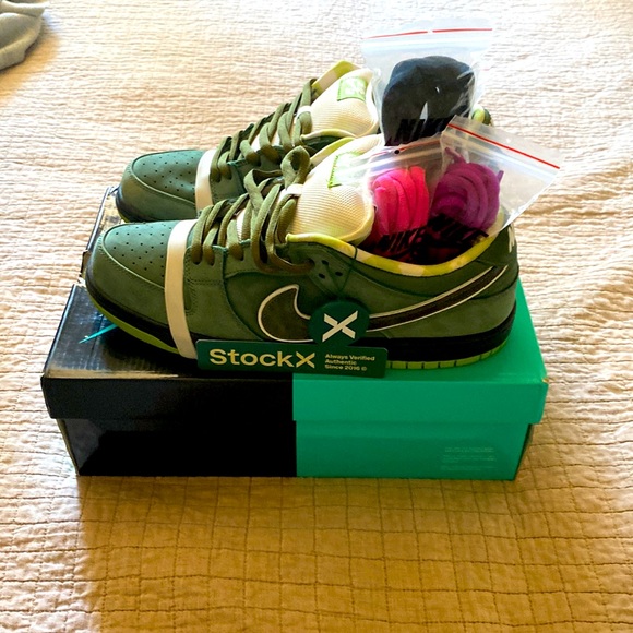COPY - COPY - 💚Nike dunk low Green lobster🦞 - Picture 1 of 12